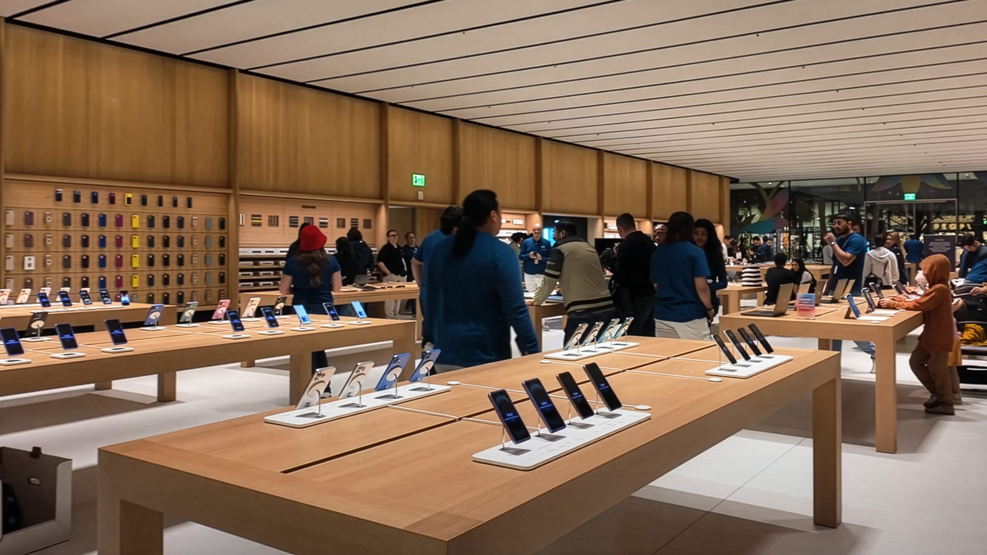 Sklep Apple w Miami -wnętrze 